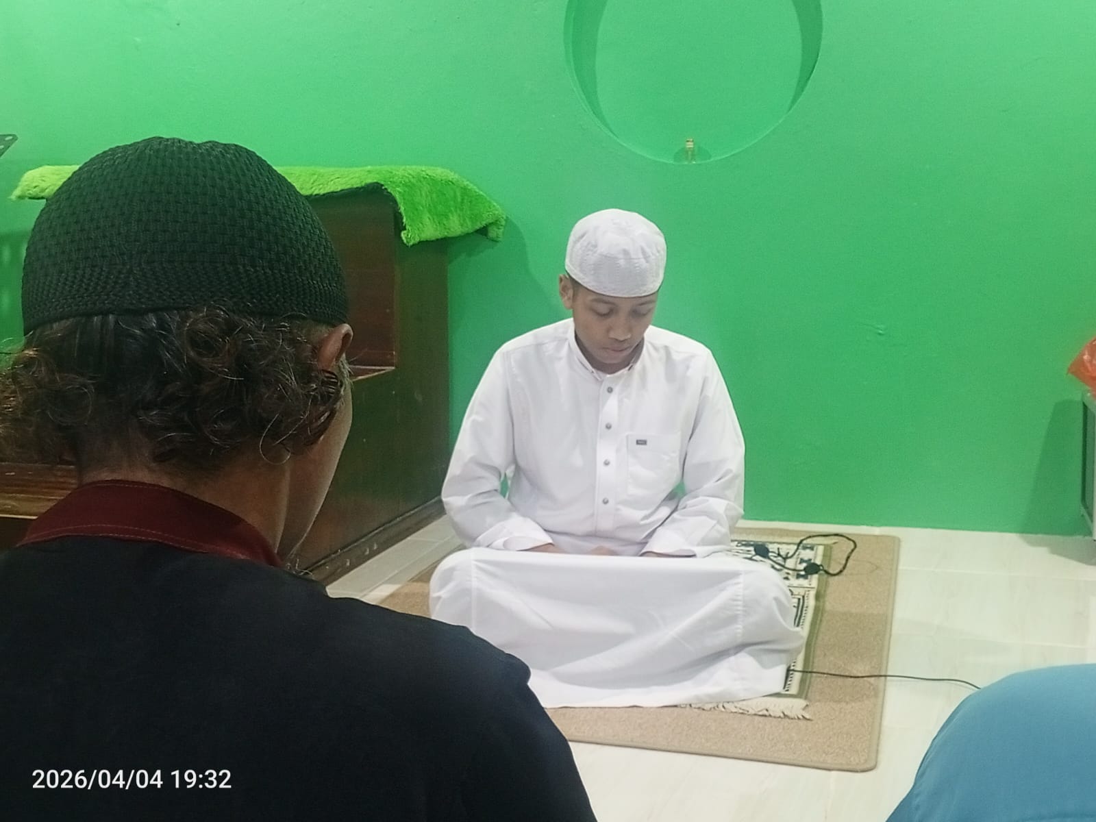 Santri Ibnu Taimiyah Jadi Imam di Masjid Al-Amanah Tarumajaya